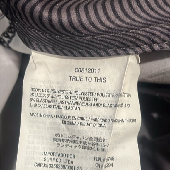 Volcom Boys Mod-Tech Black Star Designed Swim Shorts Size 12 - Picture 7 of 7